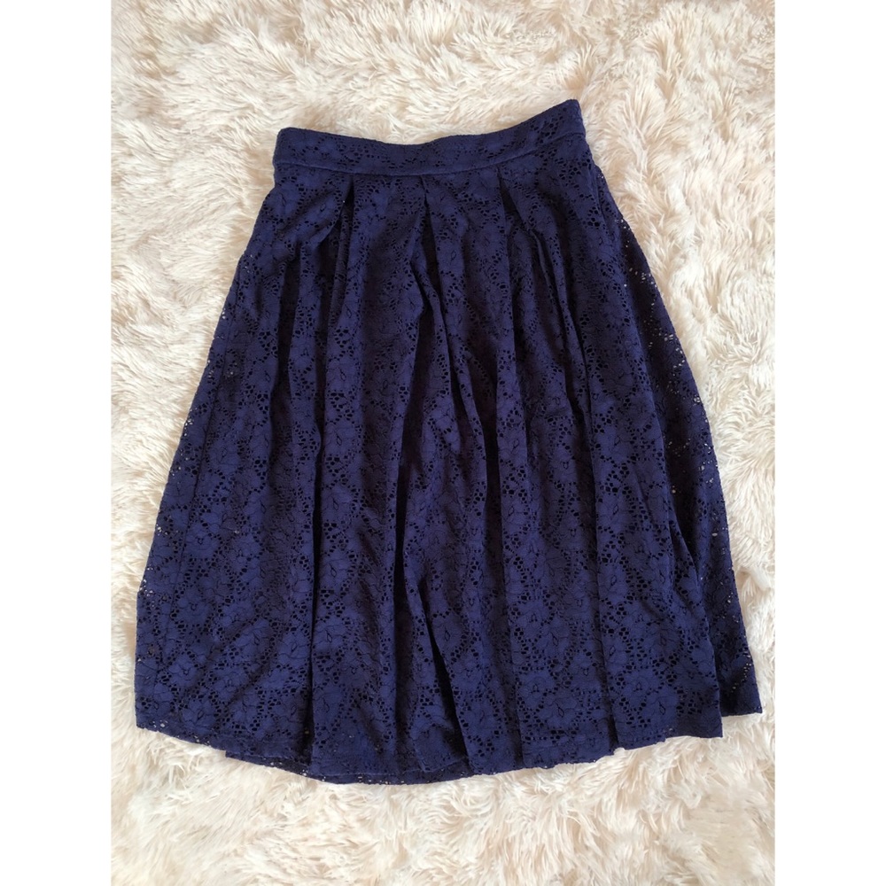 • High Waisted Lace Midi Skirt •